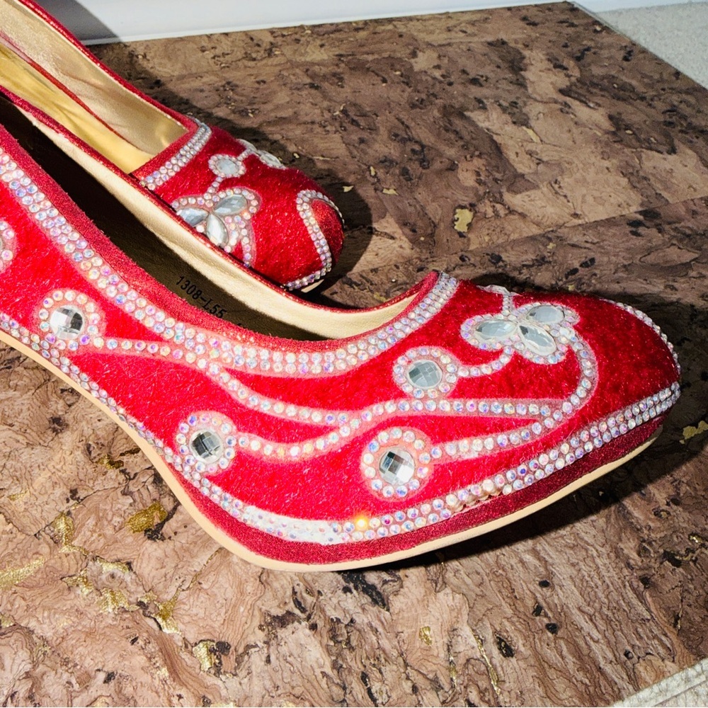Siren Red Gem Embellished Floral Pattern Gold Wedding Ready Dancing Heels ๐ - Picture 5 of 8